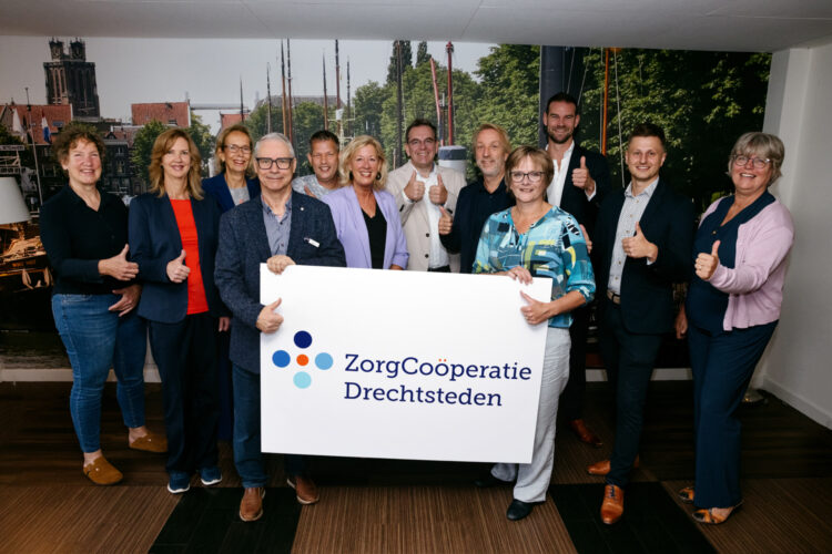 Featured image for “Zorgorganisaties tekenen voor oprichting ZorgCoörperatie Drechtsteden”